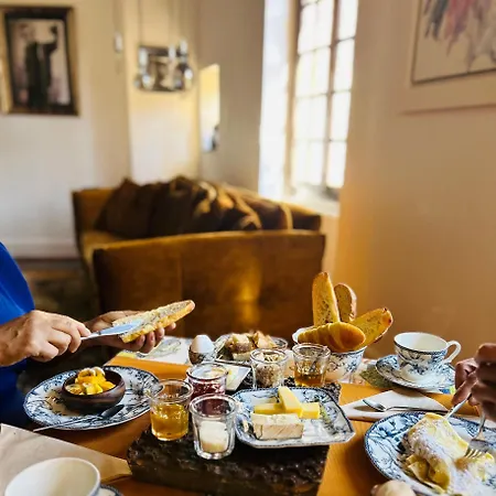 La Maison Du Prevot - Maison D Hotes De Charme Au Pied De La Cathedrale Sainte Cecile D La Maison Du Prevot - Charming At Foot Of Cathedral