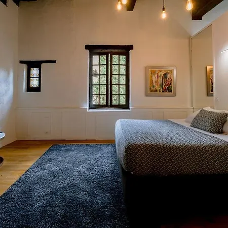 Gasthof La Maison Du Prevot - Maison D Hotes De Charme Au Pied De La Cathedrale Sainte Cecile D La Maison Du Prevot - Charming At Foot Of Cathedral