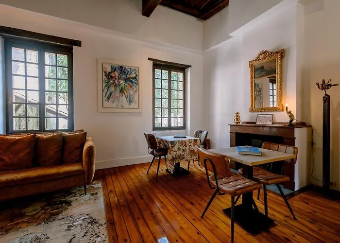 La Maison Du Prevot - Maison D Hotes De Charme Au Pied De La Cathedrale Sainte Cecile D La Maison Du Prevot - Charming At Foot Of Cathedral Гостевой дом